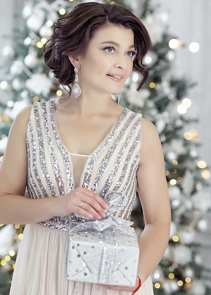 Прокат платья Бежевое фатиновое с пайетками для фотосессии и мероприятия в Новосибирске