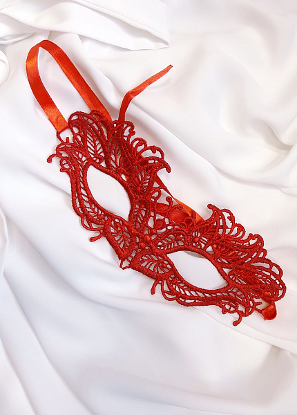 Прокат платья Красная кружевная маска для фотосессии и мероприятия в Новосибирске