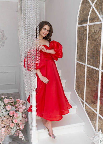 Прокат платья Красное миди с буфами для фотосессии и мероприятия в Новосибирске