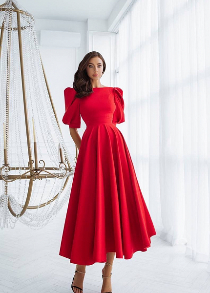 Красное миди с открытой спиной платье для фотосессии и мероприятия в Новосибирске