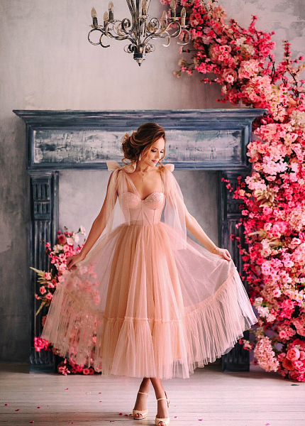 Прокат платья Розовое миди с бантами для фотосессии и мероприятия в Новосибирске