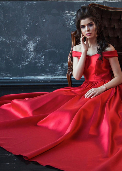 Прокат платья Красное атласное для фотосессии и мероприятия в Новосибирске