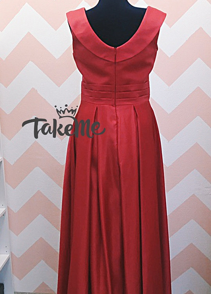 Прокат платья Красное атласное с драпировкой на груди для фотосессии и мероприятия в Новосибирске
